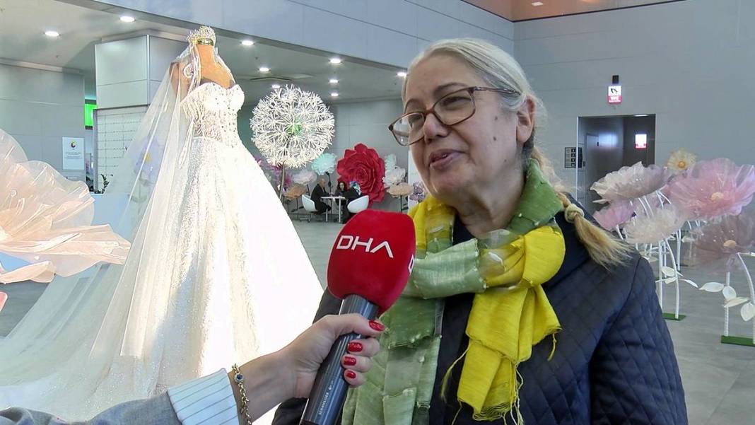 Bu gelinliğin fiyatını duyanların ağzı beş karış açık kalıyor! 30 kilogram ağırlığında, 8 ayda dikildi 3